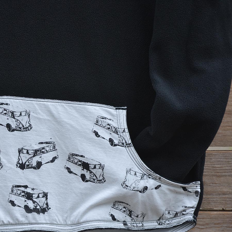 Close up Men's reversible hoody, size large in black/natural