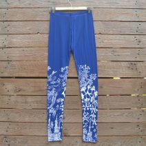 Printed leggings in royal/white