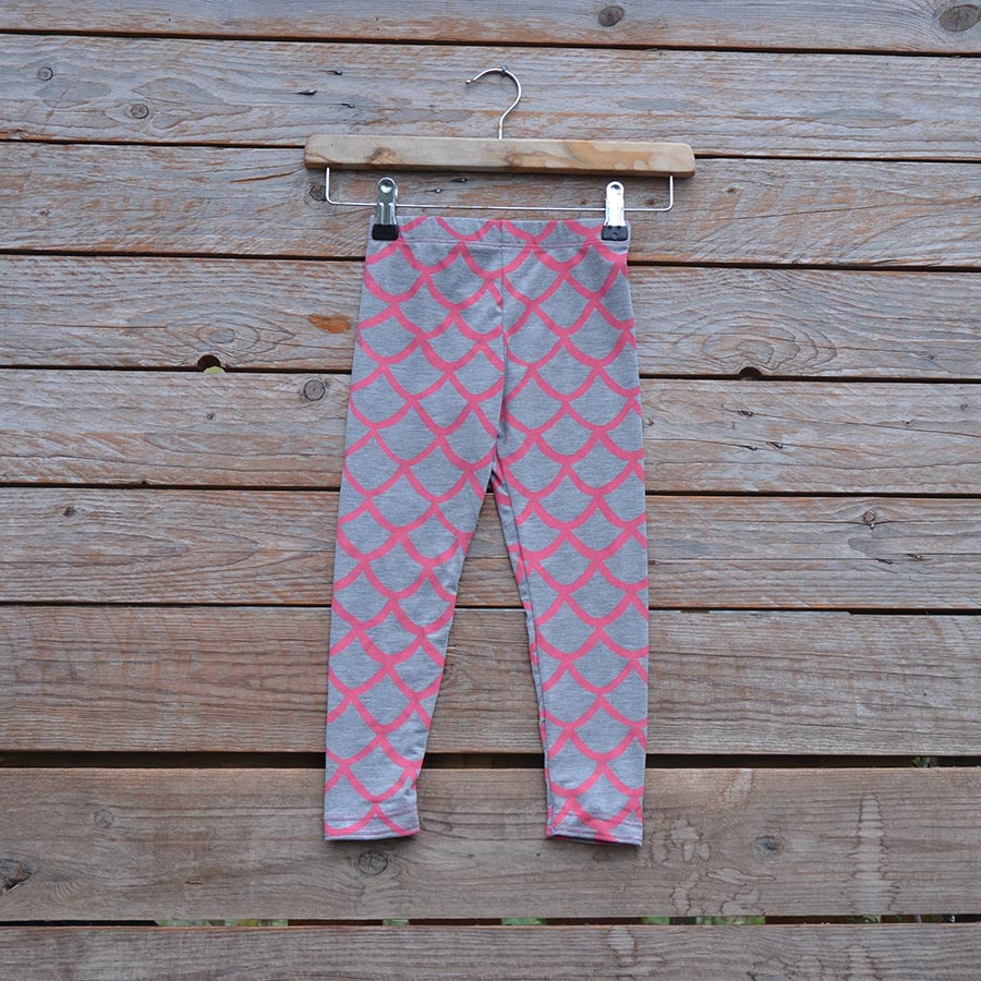 Light Grey/Pink Kid's printed leggings in light grey/pink